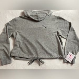 Women’s cropped long-sleeve hoodie